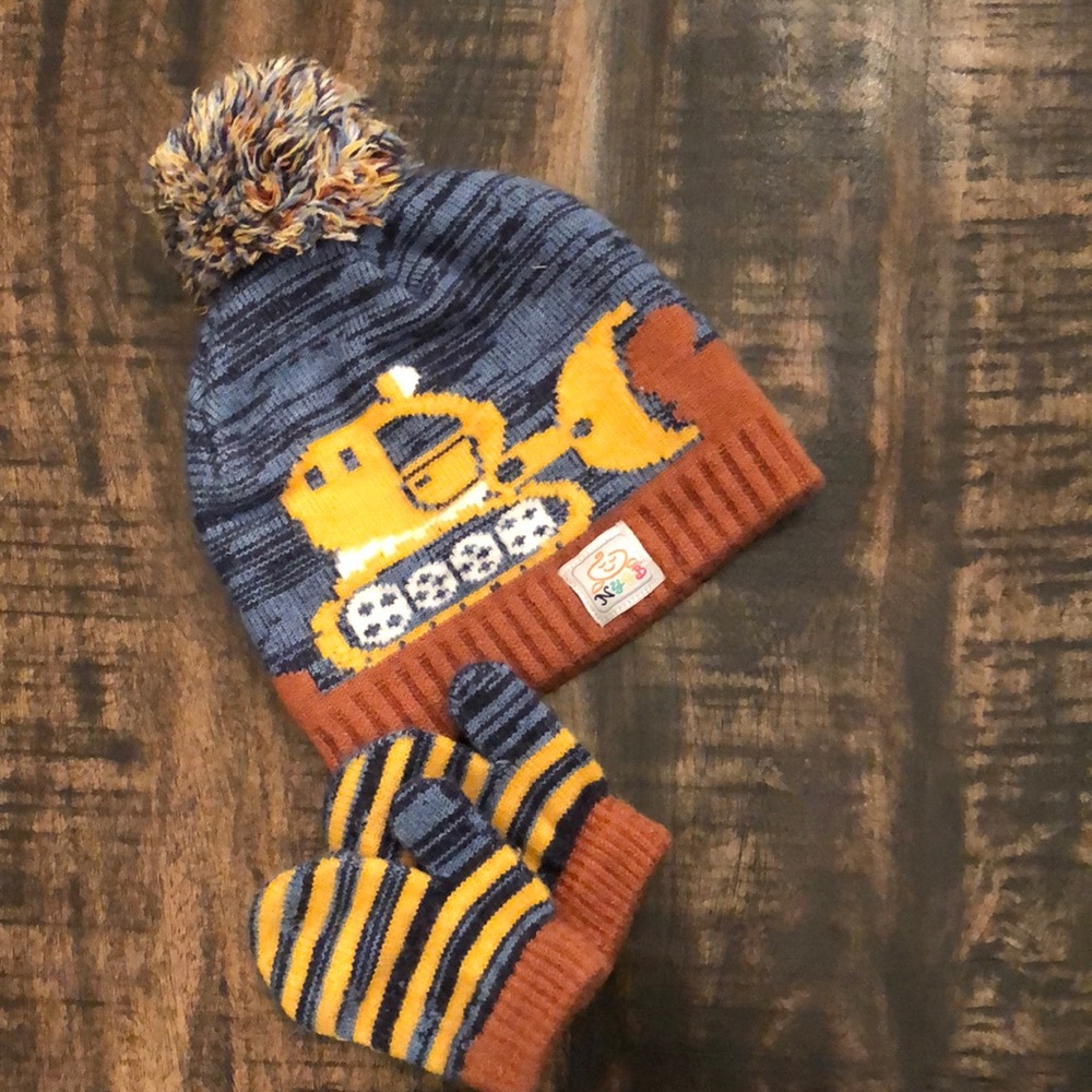 Pom Pom construction hat
